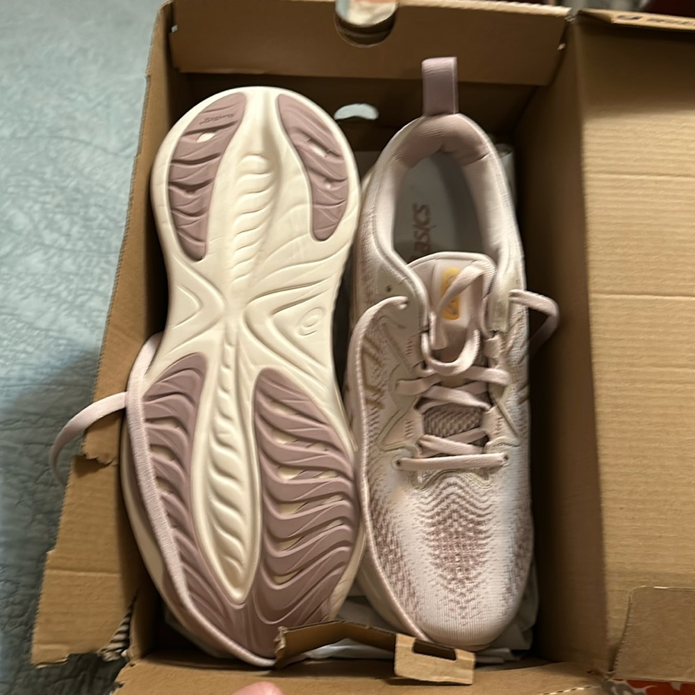 ASICS Gel-Cumulus 25. Brand new. In Box. Never worn